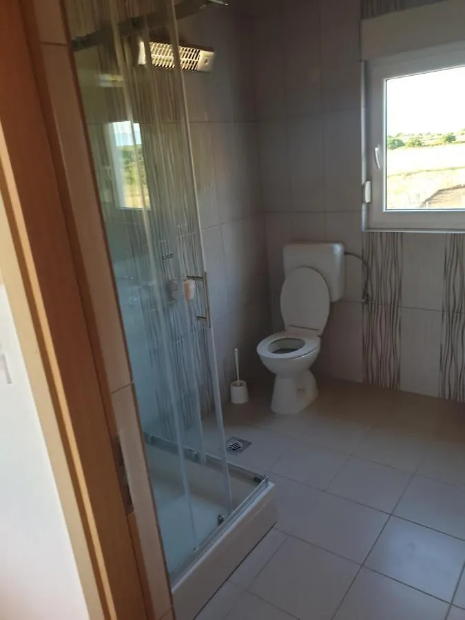 Semesterbostad Tezacka Kuca Villa Privlaka  Kroatien